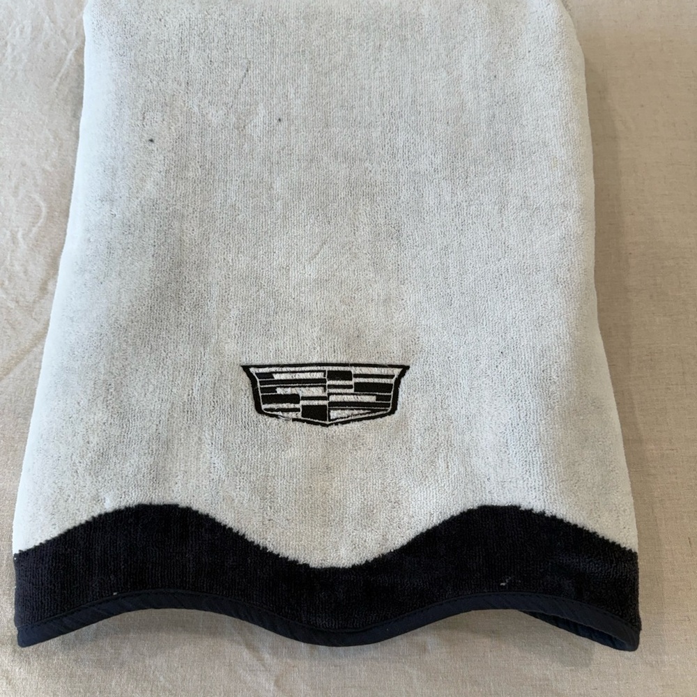 Business & Pleasure Co. Riviera Beach Towel - Picture 3 of 5